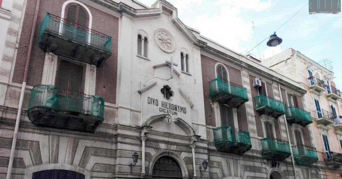 Bari, la misteriosa chiesa di via Garruba: chiusa da anni non si sa a chi appartenga